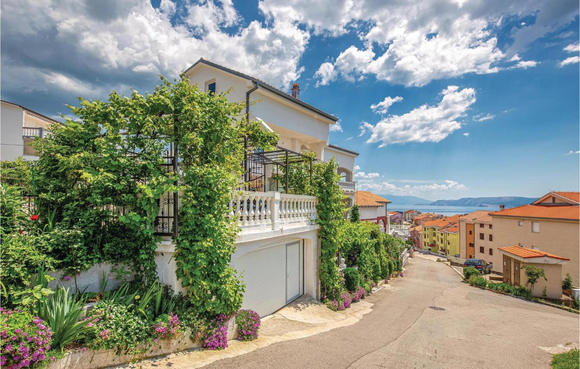 Stunning Apartment In Crikvenica With Wifi Екстер'єр фото